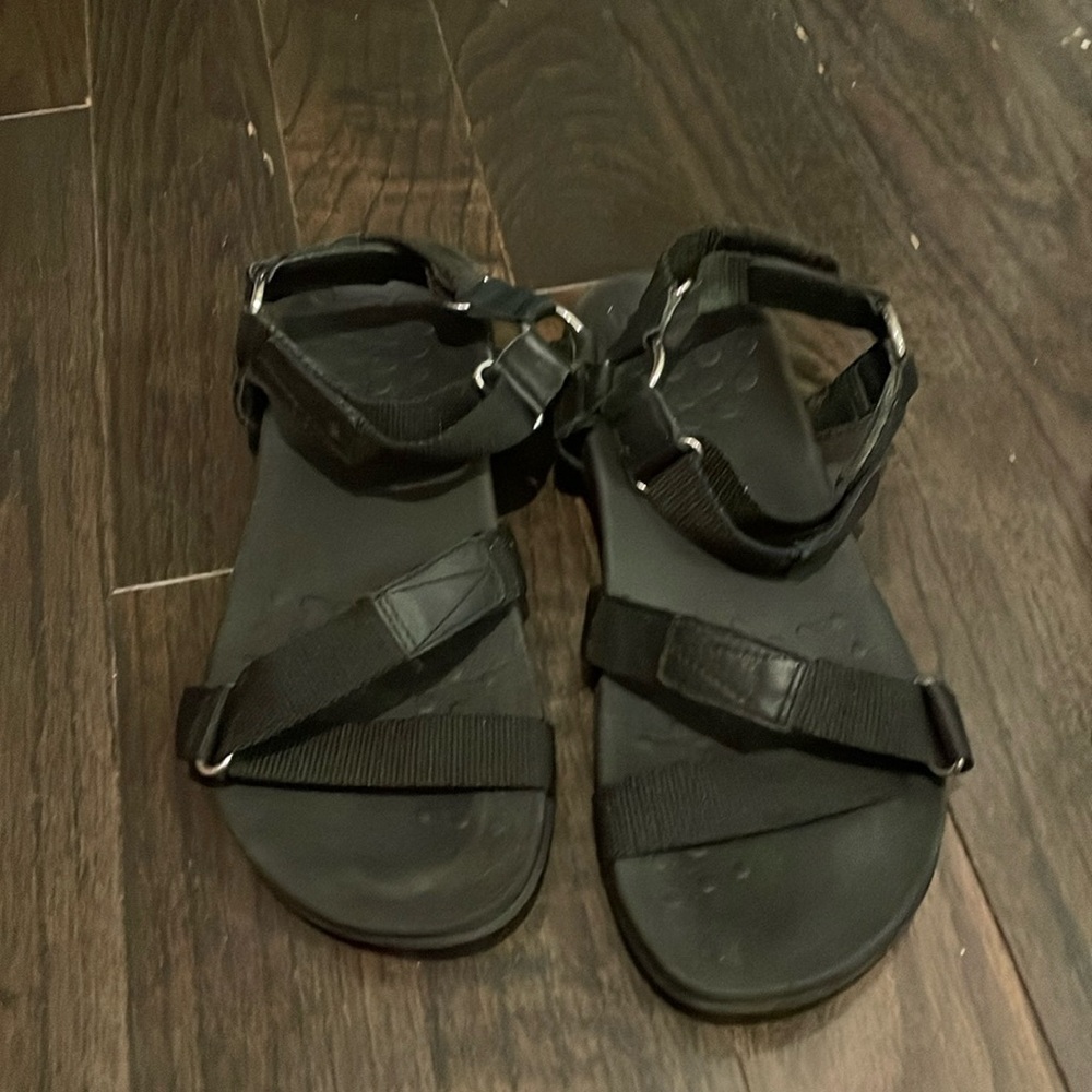 Vionic Sandals- strappy